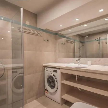 아파트 Arelia Beachfront Garden View 페프코초리