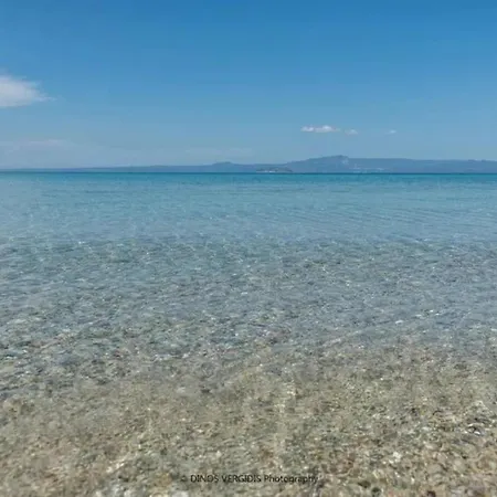 아파트 Arelia Beachfront Garden View
