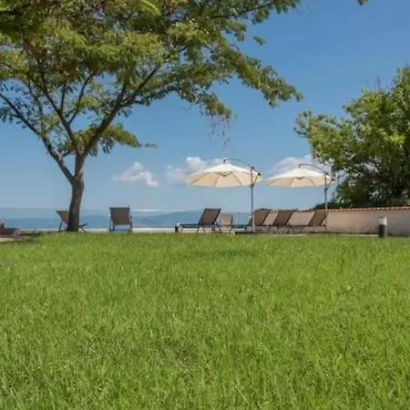 Arelia Beachfront Garden View Apartment Pefkochori