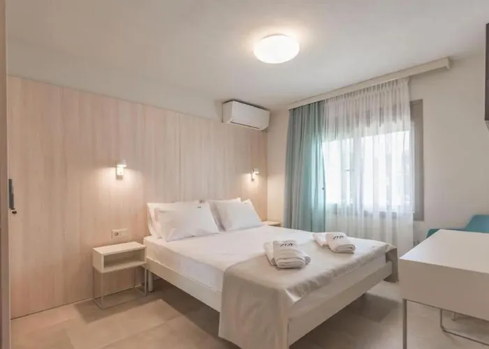 Apartment Arelia Beachfront Garden View *