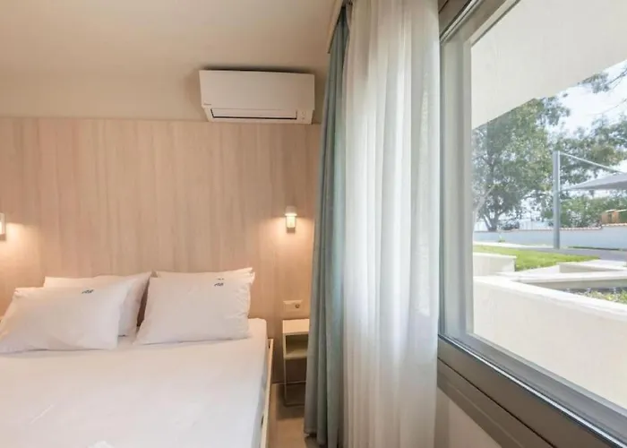 Arelia Beachfront Garden View Apartment Pefkochori