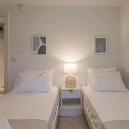 Arelia Beachfront Garden View *