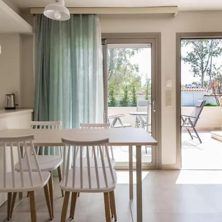 Apartment Arelia Beachfront Garden View *