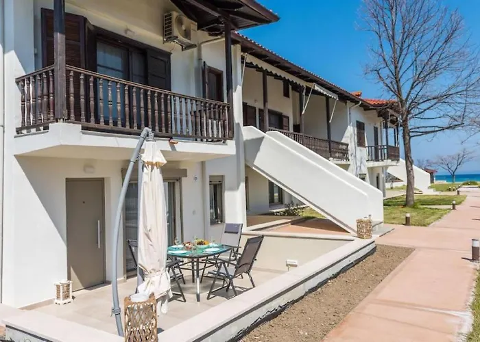 Daire Arelia Beachfront Garden View Pefkochori