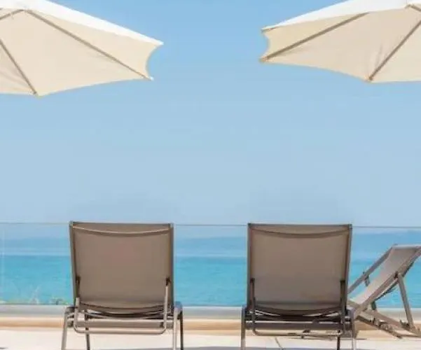 Arelia Beachfront Garden View *