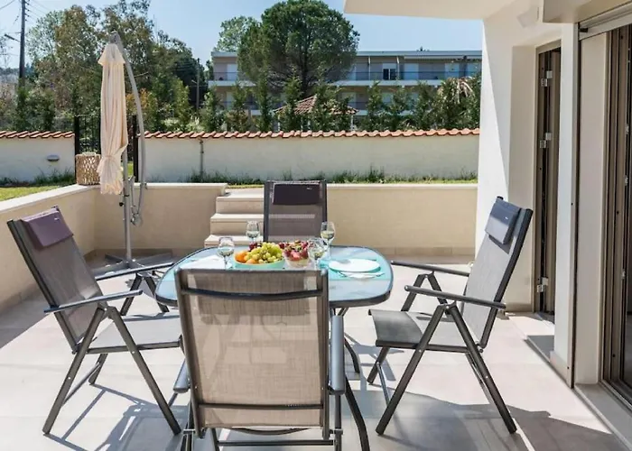 Arelia Beachfront Garden View * Pefkochori